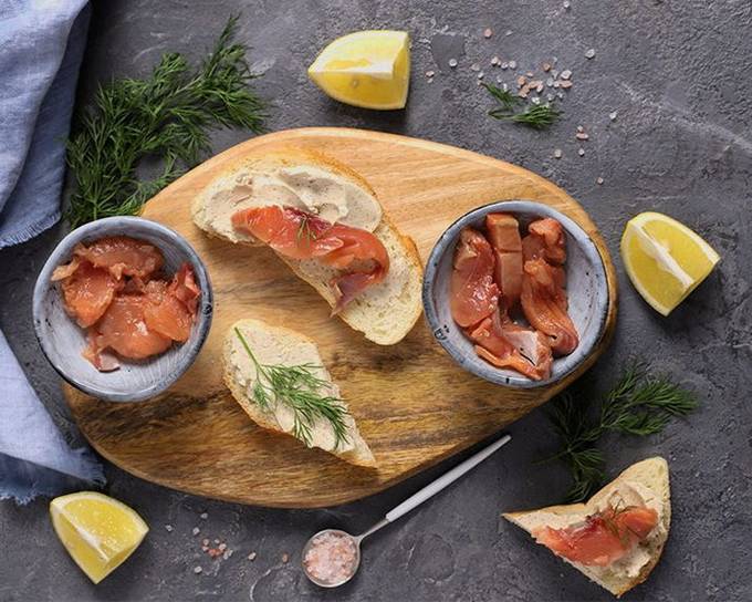 How to pickle pink salmon for sandwiches quickly and tasty