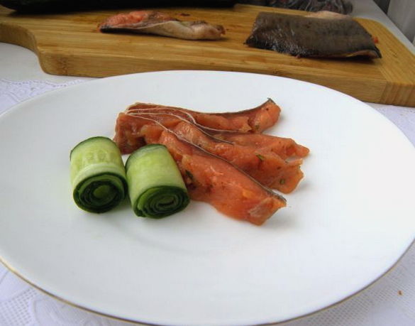 Dry salted pink salmon at home