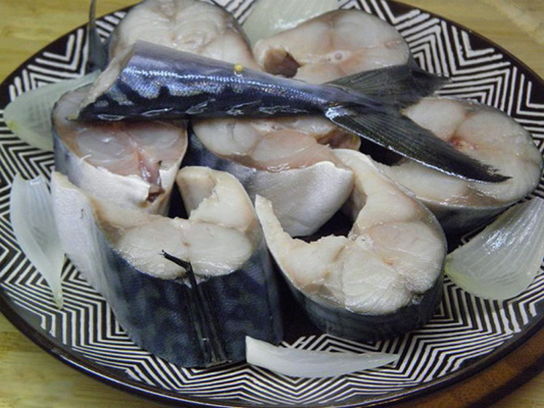 Pickled mackerel with onions and instant vinegar