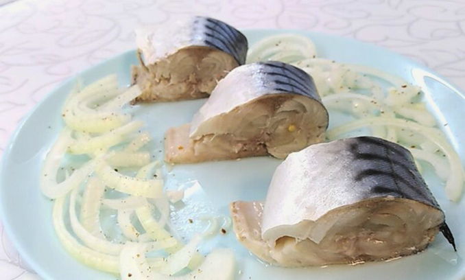 Pickled mackerel with mustard at home