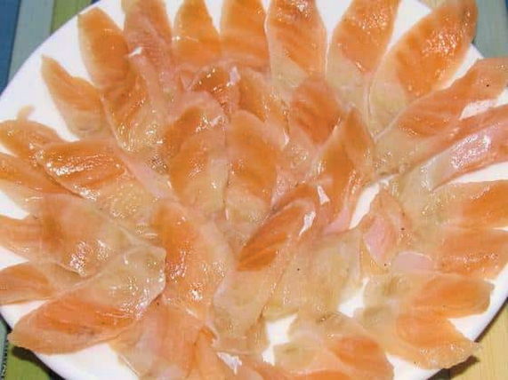 How to salt salmon trimmings at home
