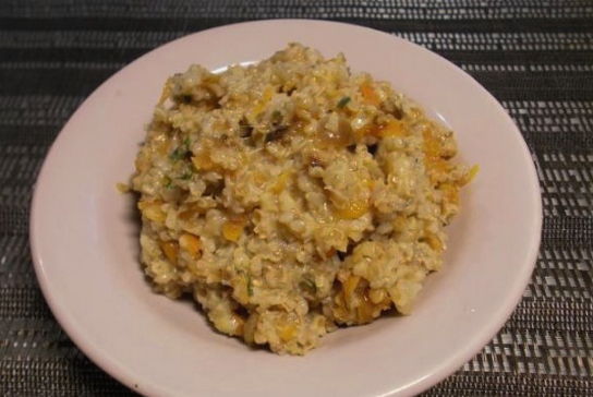 Wheat porridge with stew