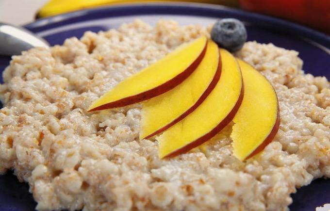 Wheat porridge with milk in the oven