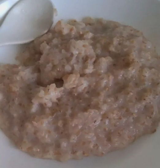 How to cook wheat cereal porridge in water in a saucepan