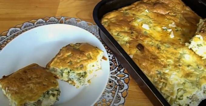 Jellied kefir pie with cabbage and minced meat in the oven