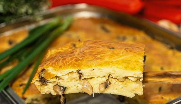 Jellied sour cream pie with cabbage and mushrooms