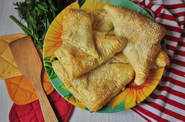 Puff pastry envelopes with cheese and cottage cheese