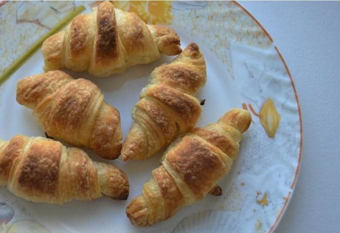 Croissants made from purchased puff yeast dough