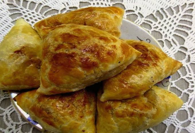 Samsa with pumpkin and meat in Uzbek