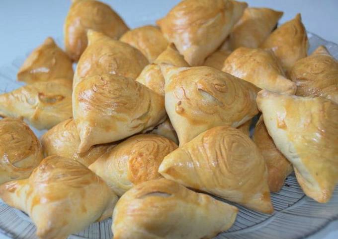 Samsa with potatoes and cheese