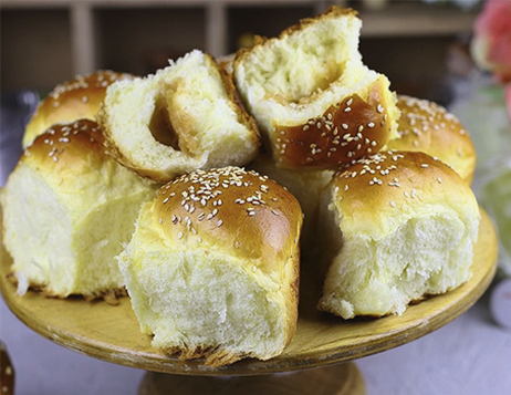 Petits pains à la confiture de pâte à la levure