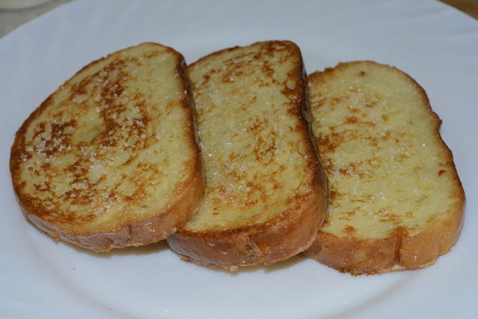 How to fry loaf toast with egg and milk in a pan