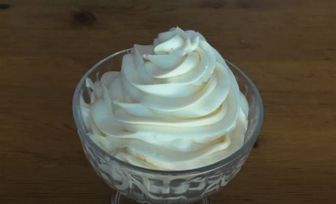 Cream for a cake made of cream cheese, condensed milk and butter