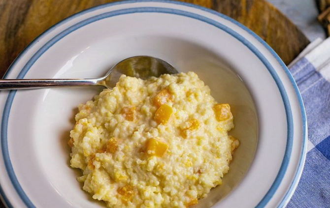 Milk wheat porridge with pumpkin