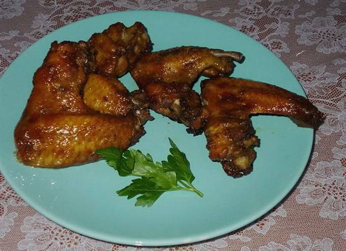 Wings in soy sauce with garlic in the oven