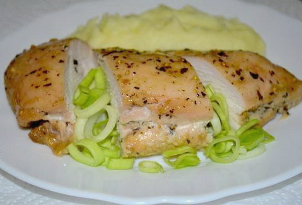 Chicken fillet in honey mustard sauce