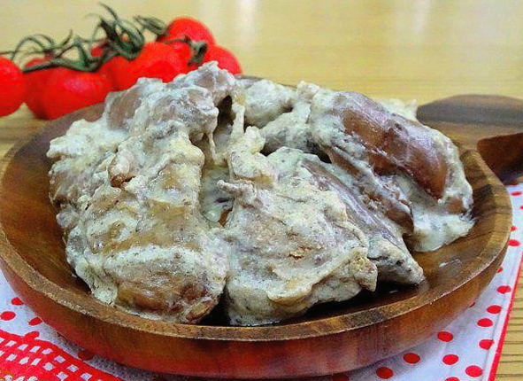 Chicken liver in a creamy sauce with onions