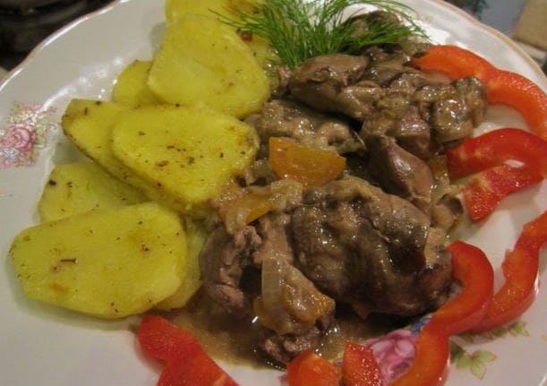 Chicken liver with potatoes in a slow cooker