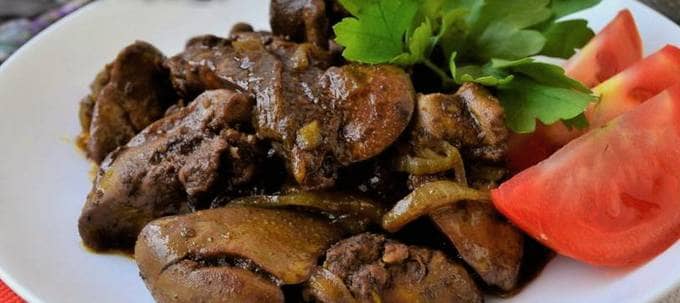 Chicken liver with onions in a slow cooker