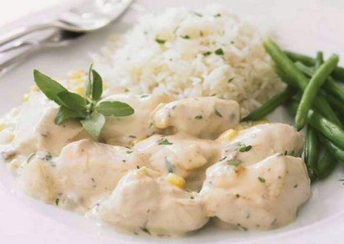 Oven baked turkey pieces with sour cream