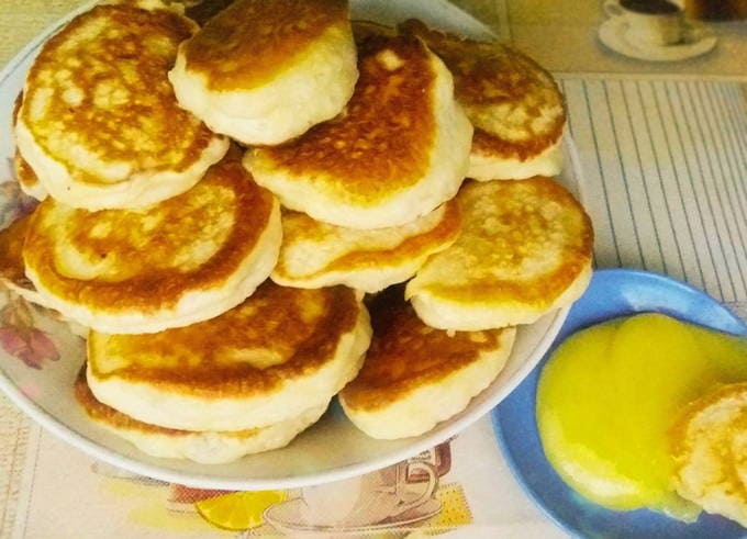 Pancakes for 1 liter of milk with yeast