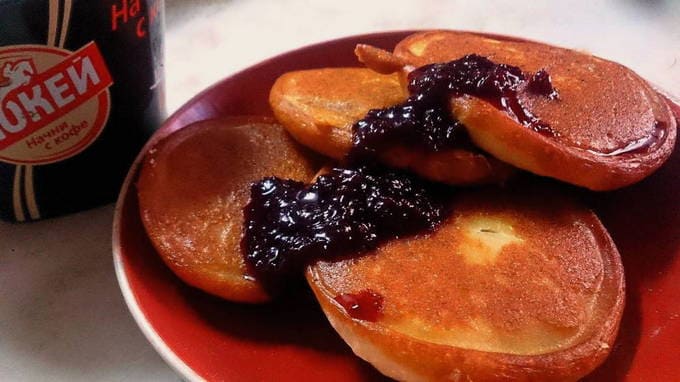 Sour milk pancakes without eggs and yeast