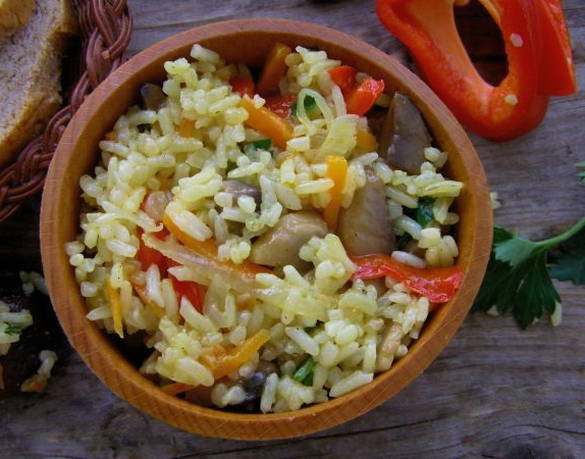 Lean pilaf with vegetables and mushrooms