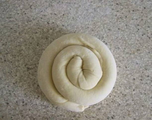 Elastic dough for manti