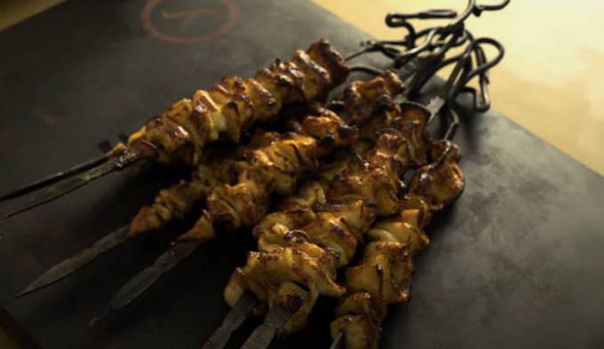 How to cook squid kebab on the grill