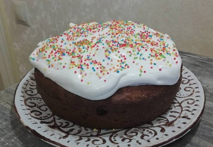 Easter cake on dough in a slow cooker