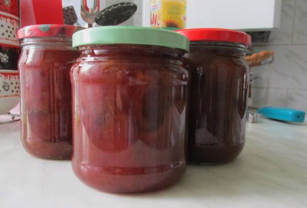 Jam from red cherry plum for the winter