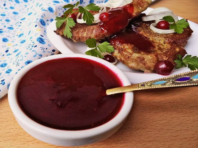 Lingonberry sauce for meat