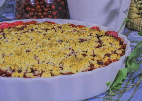Lingonberry Loose Pie