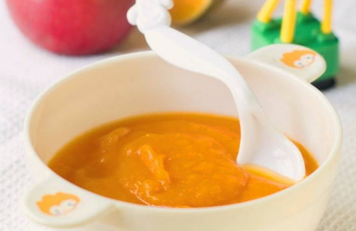 Apple and pumpkin puree for the baby for the winter