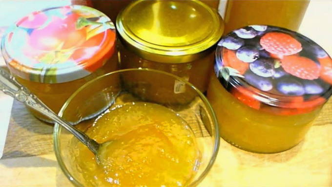 Ranetka jam with orange for the winter