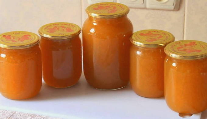 Ranetka jam with dried apricots