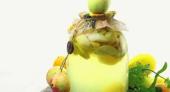 Ranetki compote with lemon in a 3-liter jar