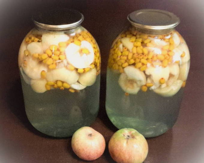 Ranetki and sea buckthorn compote in a 3-liter jar for the winter