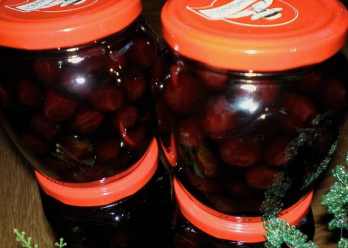 Cherries in syrup with seeds for the winter