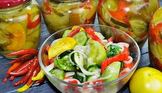 Donskoy salad with green tomatoes and cucumbers for the winter