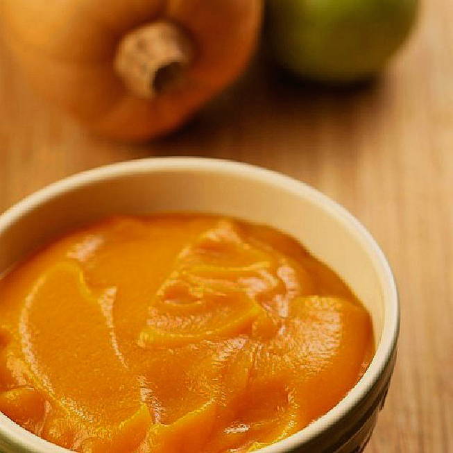 Apples and pumpkin puree for the winter