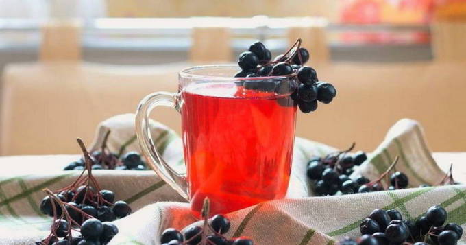 Chokeberry compote in a 3-liter jar for the winter