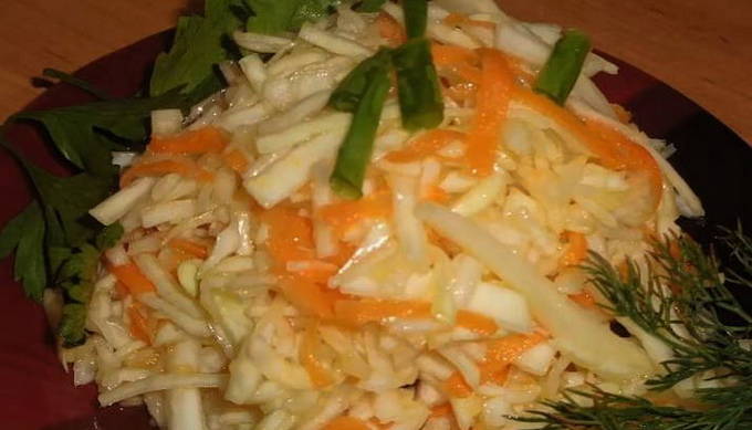 Instant pickled cabbage with carrots